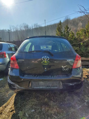 toyota-yaris-pojazdne-2006-benzin-270-000-km-64-kw-at-4-airbagy-ok-big-3