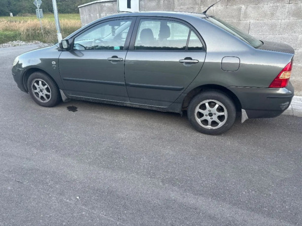 toyota-corolla-sedan-big-1