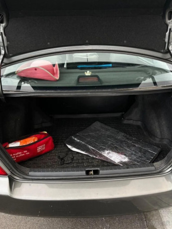 toyota-corolla-sedan-big-3