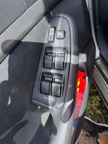 toyota-avensis-20-d-4d-sol-93kw126hp-m6-big-3