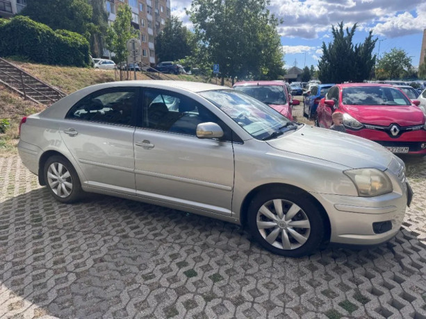toyota-avensis-20-d-4d-sol-93kw126hp-m6-big-1