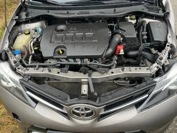 toyota-auris-16-i-valvematic-luna-big-0