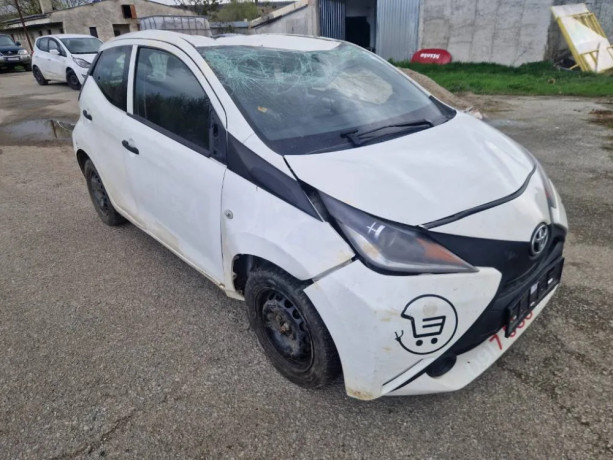 toyota-aygo-10-vvt-i-xcomfort-2018-lpgbenzin-282-000-km-51-kw-demontovany-splynovac-big-2