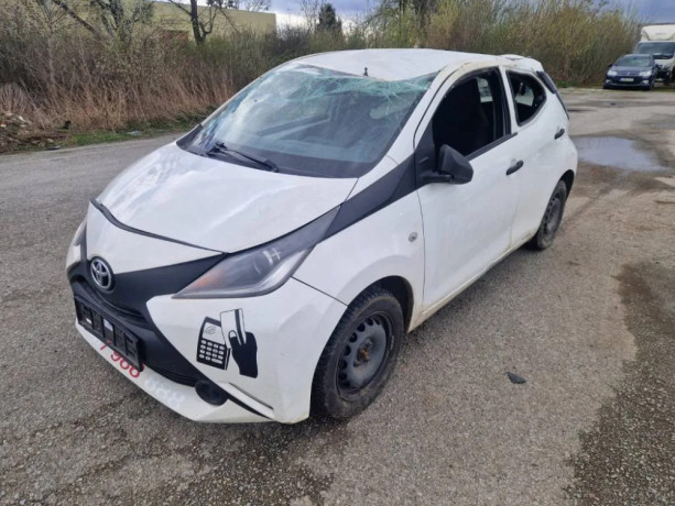toyota-aygo-10-vvt-i-xcomfort-2018-lpgbenzin-282-000-km-51-kw-demontovany-splynovac-big-1
