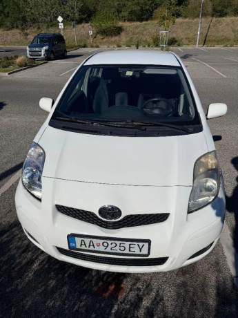toyota-yaris-133i-dual-vvt-i-luna-74kw102hp-m6-big-0