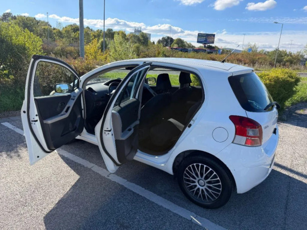toyota-yaris-133i-dual-vvt-i-luna-74kw102hp-m6-big-2