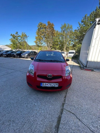 toyota-yaris-10-59kw-2009-big-0