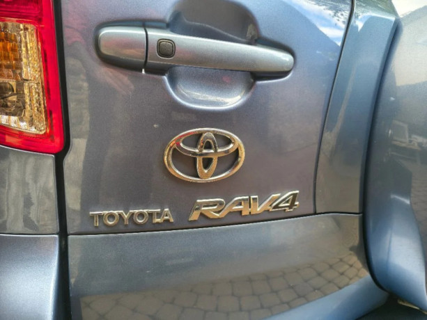 toyota-rav4-22-d-4d-135-lux-100kw136hp-m6-big-2