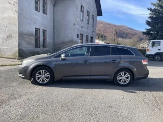 toyota-avensis-combi-20-d-4d-exclusive