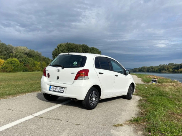 toyota-yaris-10-vvt-i-terra-cool-51kw69hp-m5-big-2