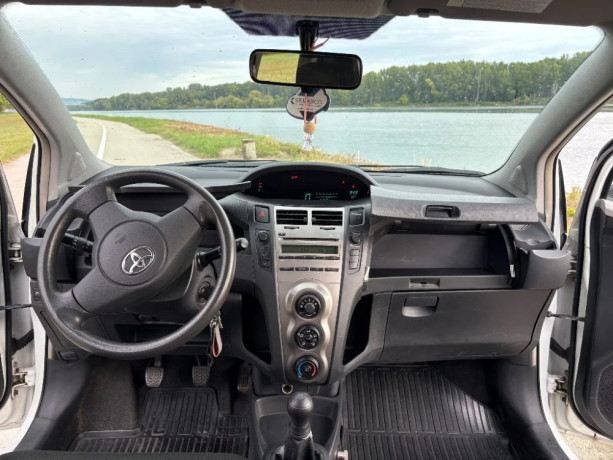 toyota-yaris-10-vvt-i-terra-cool-51kw69hp-m5-big-3