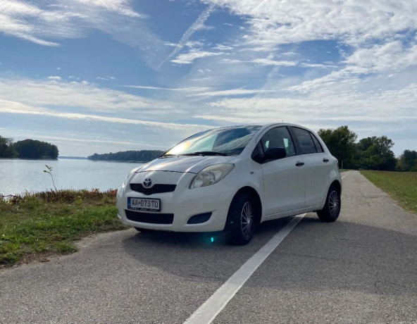 toyota-yaris-10-vvt-i-terra-cool-51kw69hp-m5-big-0
