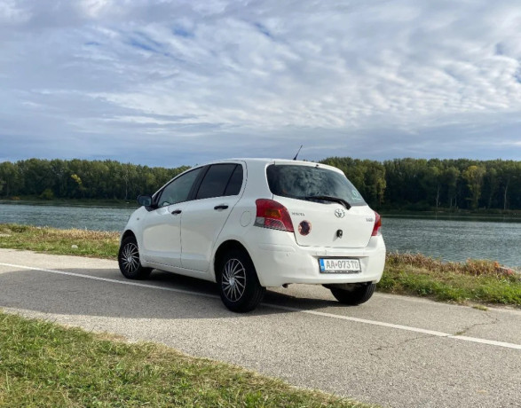 toyota-yaris-10-vvt-i-terra-cool-51kw69hp-m5-big-1