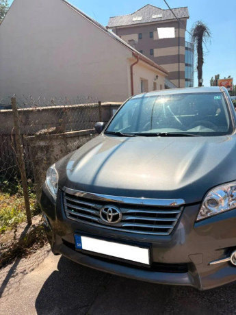 toyota-rav4-22l-d-4d-150-sol-big-2
