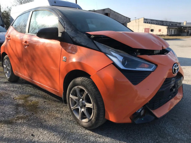 toyota-aygo-10-l-vvt-i-2019-53-kw-automat-big-2