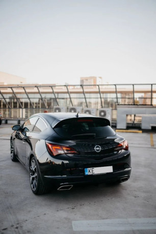 opel-astra-gtc-hatchback-206kw-manual-big-3