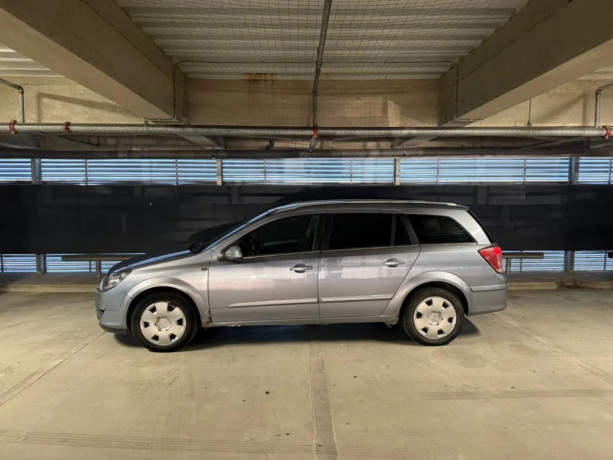 opel-astra-sport-tourer-19cdti-88kw-big-3