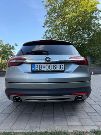 opel-insignia-st-insignia-kombi-20-turbo-250k-country-tourer-4x4-at6-184kw250hp-a6-big-2