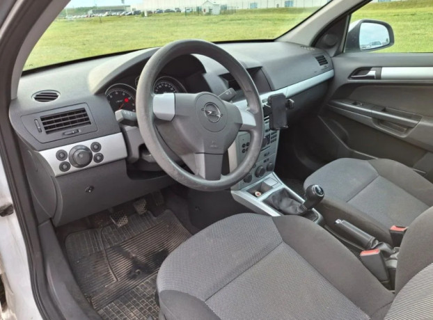 opel-astra-16-16v-essentia-85kw115hp-m5-big-2