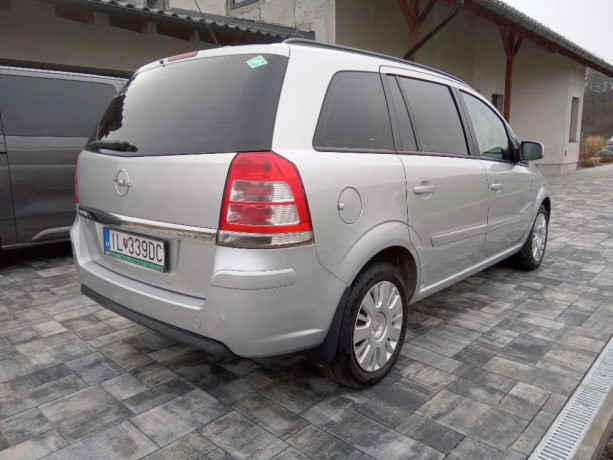 opel-zafira-b-big-2