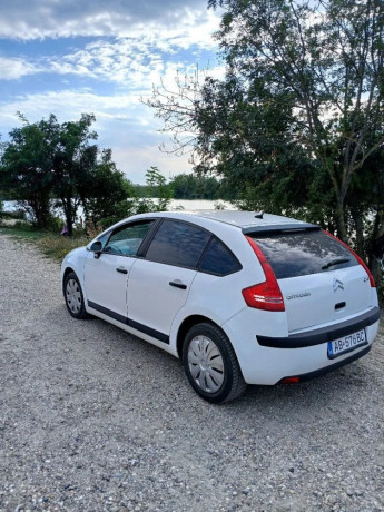 citroen-c4-sedan-hatchback-big-3
