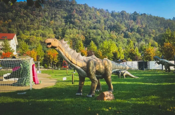 interaktivna-vystava-dinosaurov-dinoxpark-na-prenajom-big-0