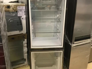 presklena-chladnicka-s-ventilatorom-a-led-osvetlenim
