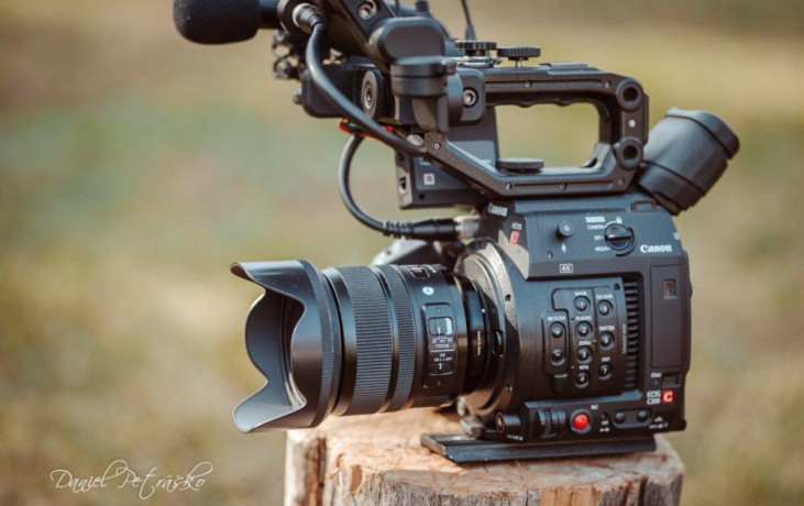 canon-c200-17-55-f28-is-35-f2-is-big-0