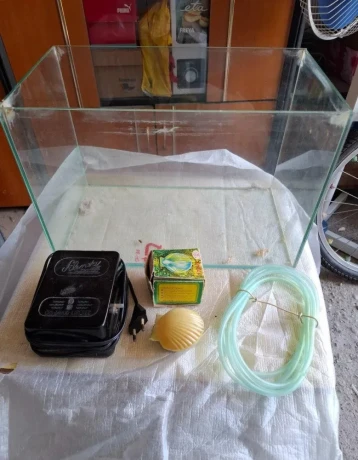 predam-akvarium-35x20x23-big-0