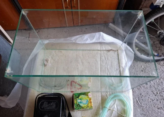 predam-akvarium-35x20x23-big-3