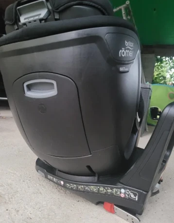 britax-romer-dual-fix-m-i-size-big-1