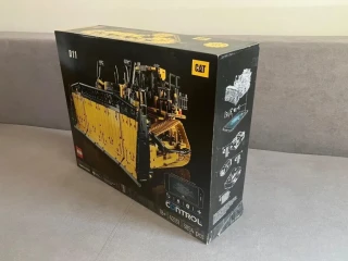 lego-technic-cat-d11-bulldozer-set-42131