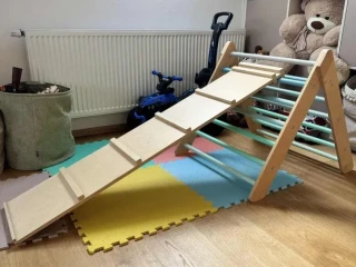 montessori-piklerovej-trojuholnik