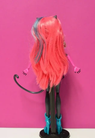 monster-high-catty-noir-abbey-clawdia-big-1