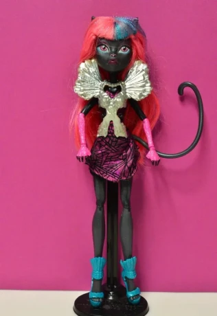 monster-high-catty-noir-abbey-clawdia-big-0
