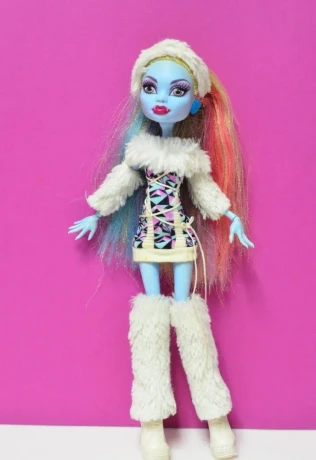 monster-high-catty-noir-abbey-clawdia-big-3