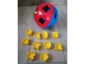 vkladacka-tupperware-a-domcek-cisla-tvary-pismena-small-0