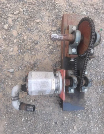 hydraulicke-cerpadlo-s-prevodovkou-big-0