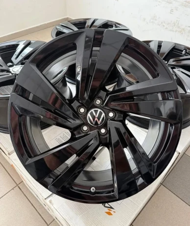 nepouzite-hlinikove-disky-5x112-r20-vw-touareg-rline-nevada-big-0