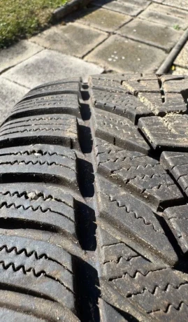 hankook-w330a-icept-evo3-suv-23555-r18-104-v-zimne-big-2