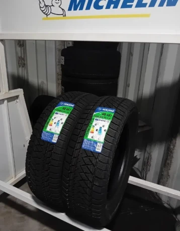 23560r18-nove-zimne-pneumatiky-big-1