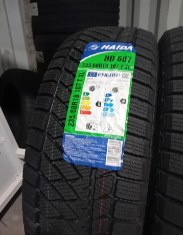 23560r18-nove-zimne-pneumatiky-big-2