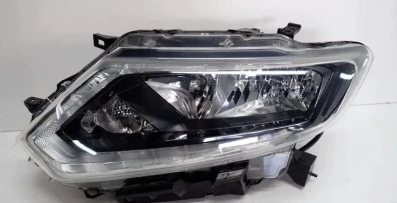nissan-xtrail-svetlo-full-led-2014-17-big-0