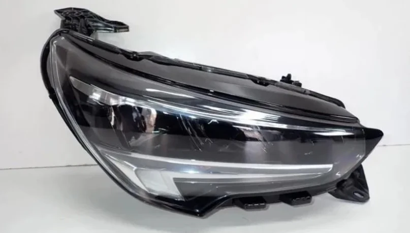 opel-corsa-svetlo-full-led-2019-big-0