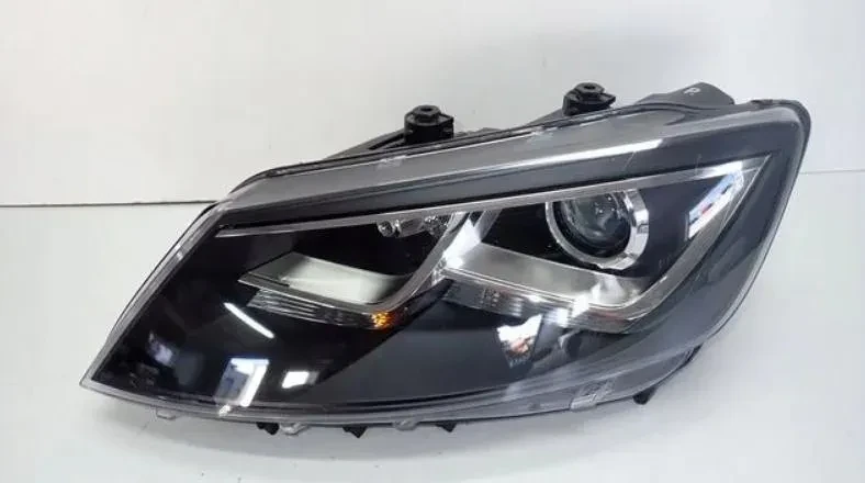 seat-alhambra-svetlo-xenon-2010-big-0