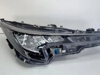 toyota-corolla-svetlo-full-led-e21-2018-21