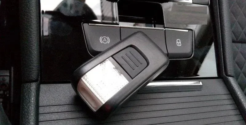 origo-skoda-vw-led-baterka-do-kufra-big-3