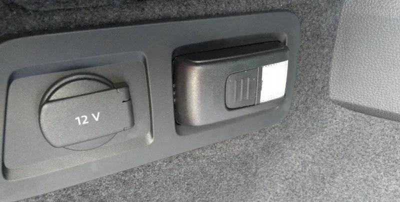 origo-skoda-vw-led-baterka-do-kufra-big-4