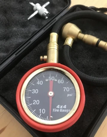 deflator-tlakomer-big-0
