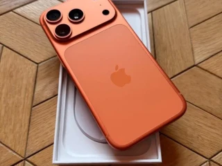 iphone-17-pro-cosmic-orange